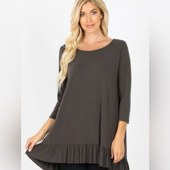 ZENANA OUTFITTERS‎ Gray Ruffle Bottom 3/4 Sleeve Tunic Top Womens 1X - Picture 1 of 5